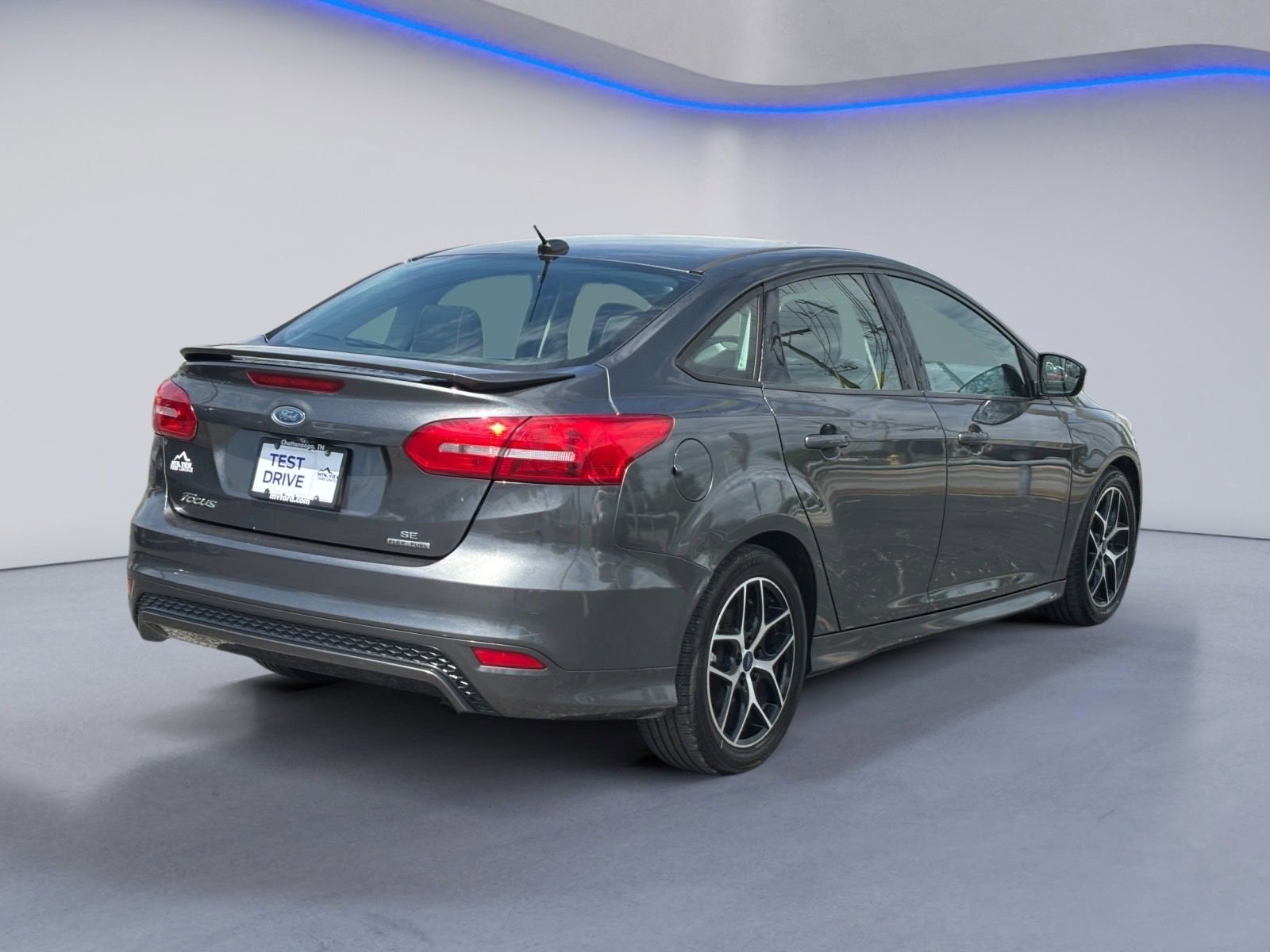 Used 2016 Ford Focus SE w/ SE Sport Package image 10