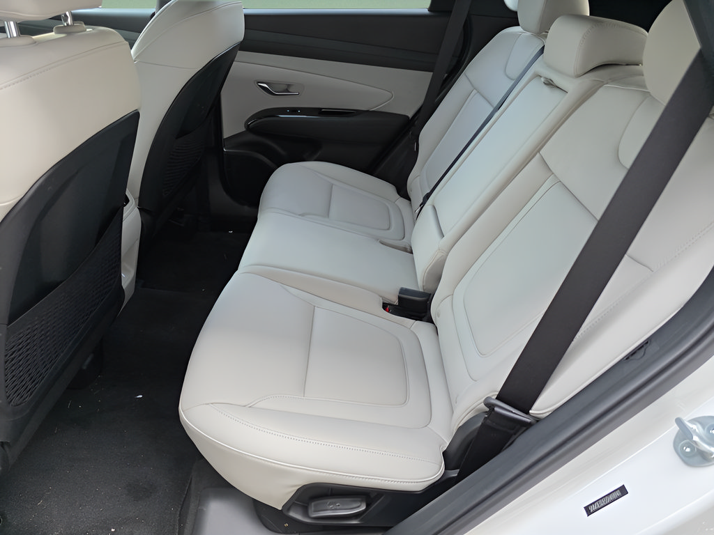 New 2025 Hyundai Tucson Limited FWD image 15