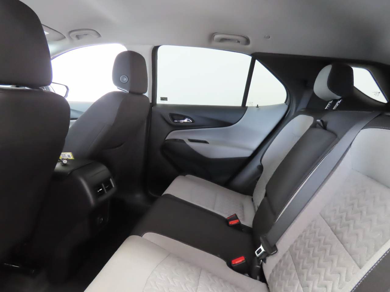 Used 2024 Chevrolet Equinox LS w/ LS Convenience Package FWD image 16