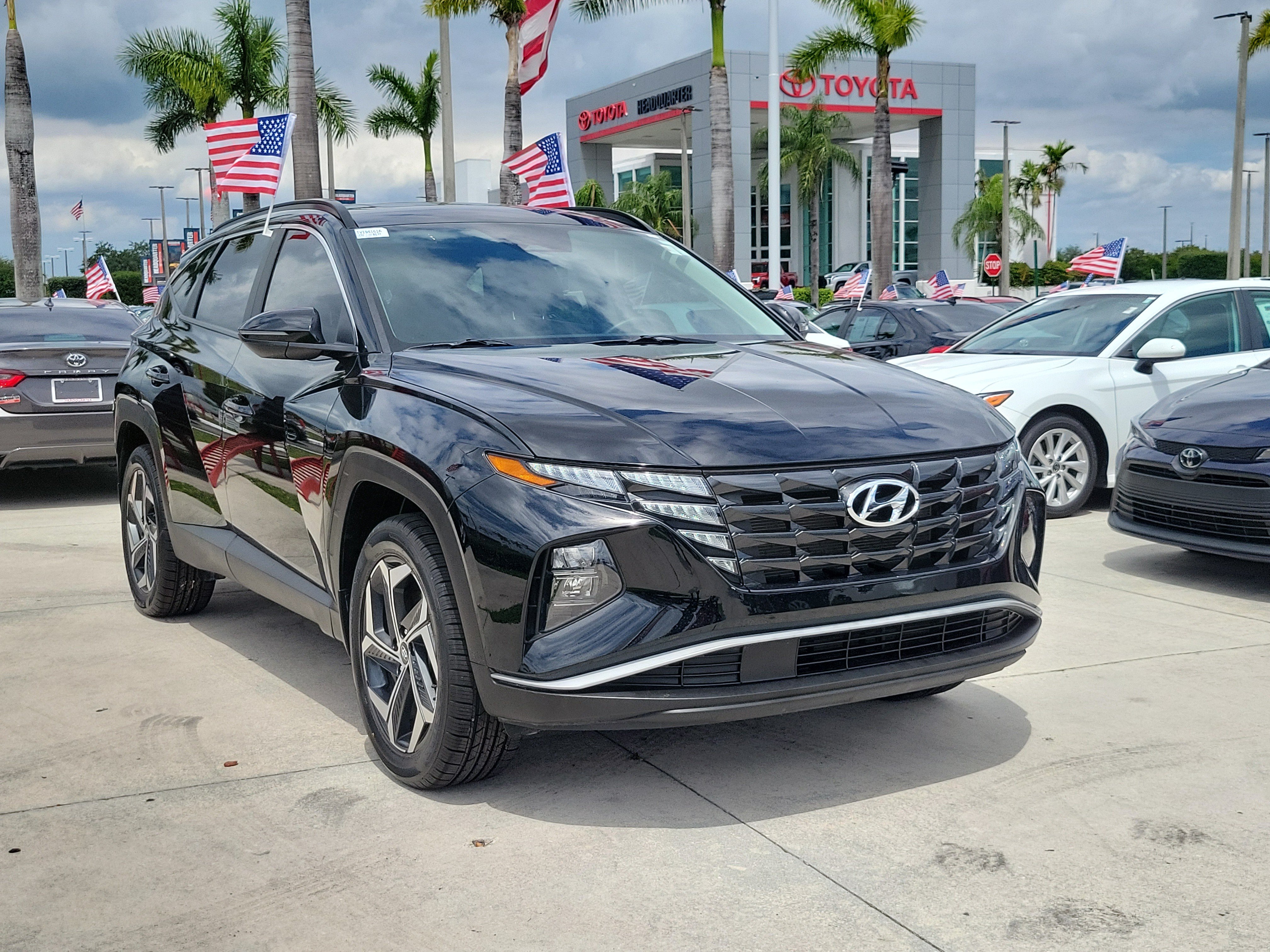 Used 2022 Hyundai Tucson SEL w/ Convenience Package AWD/4WD image 2