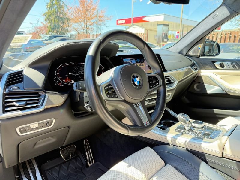 Used 2020 BMW X5 M50i w/ Executive Package image 13