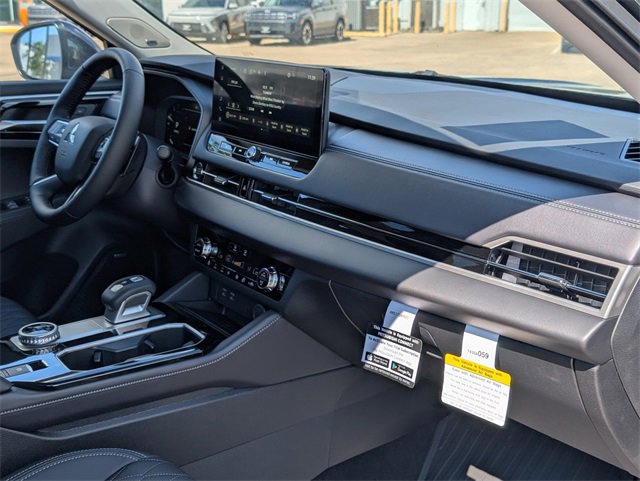 New 2025 Mitsubishi Outlander SEL image 30