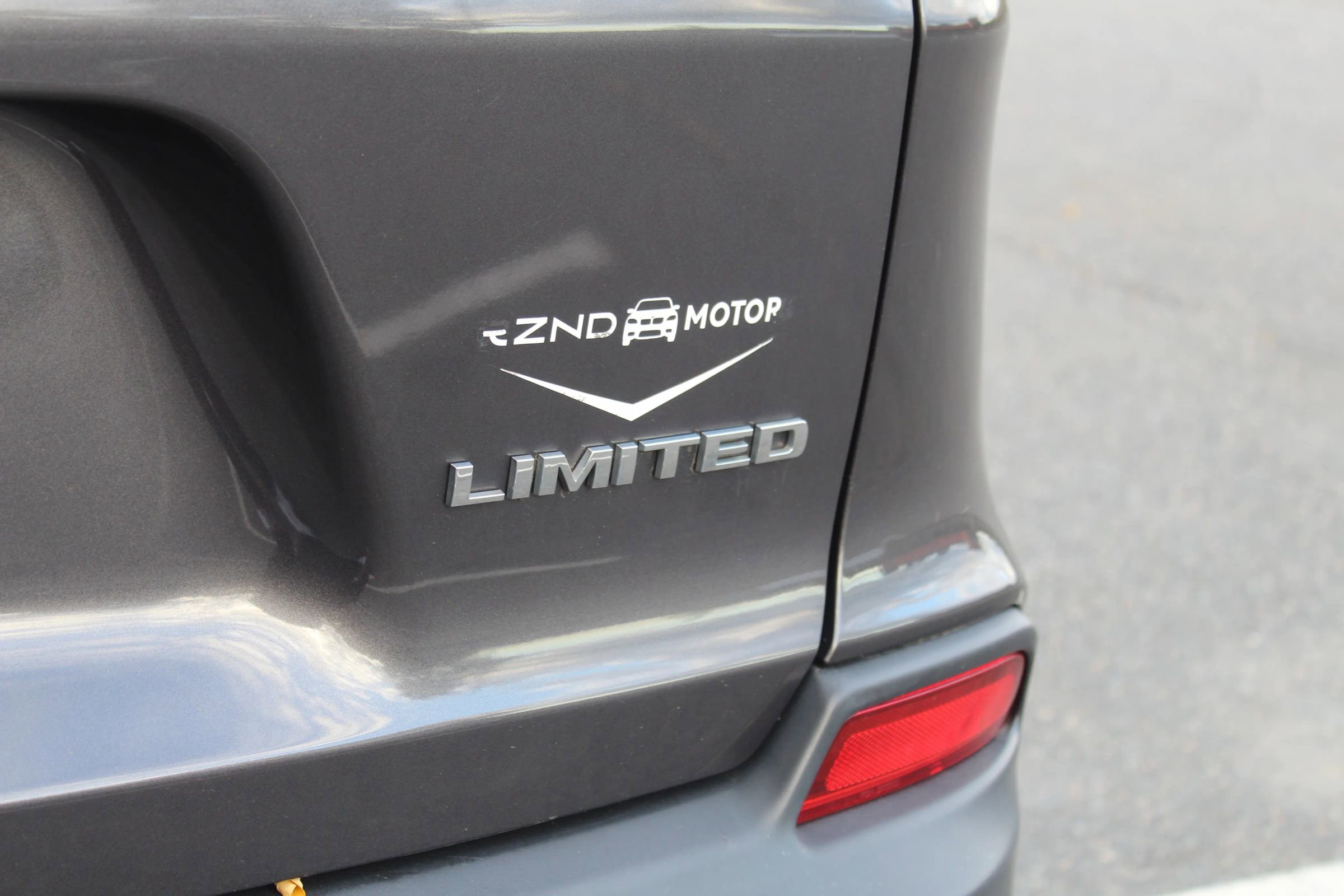 Used 2019 Jeep Cherokee Limited image 42