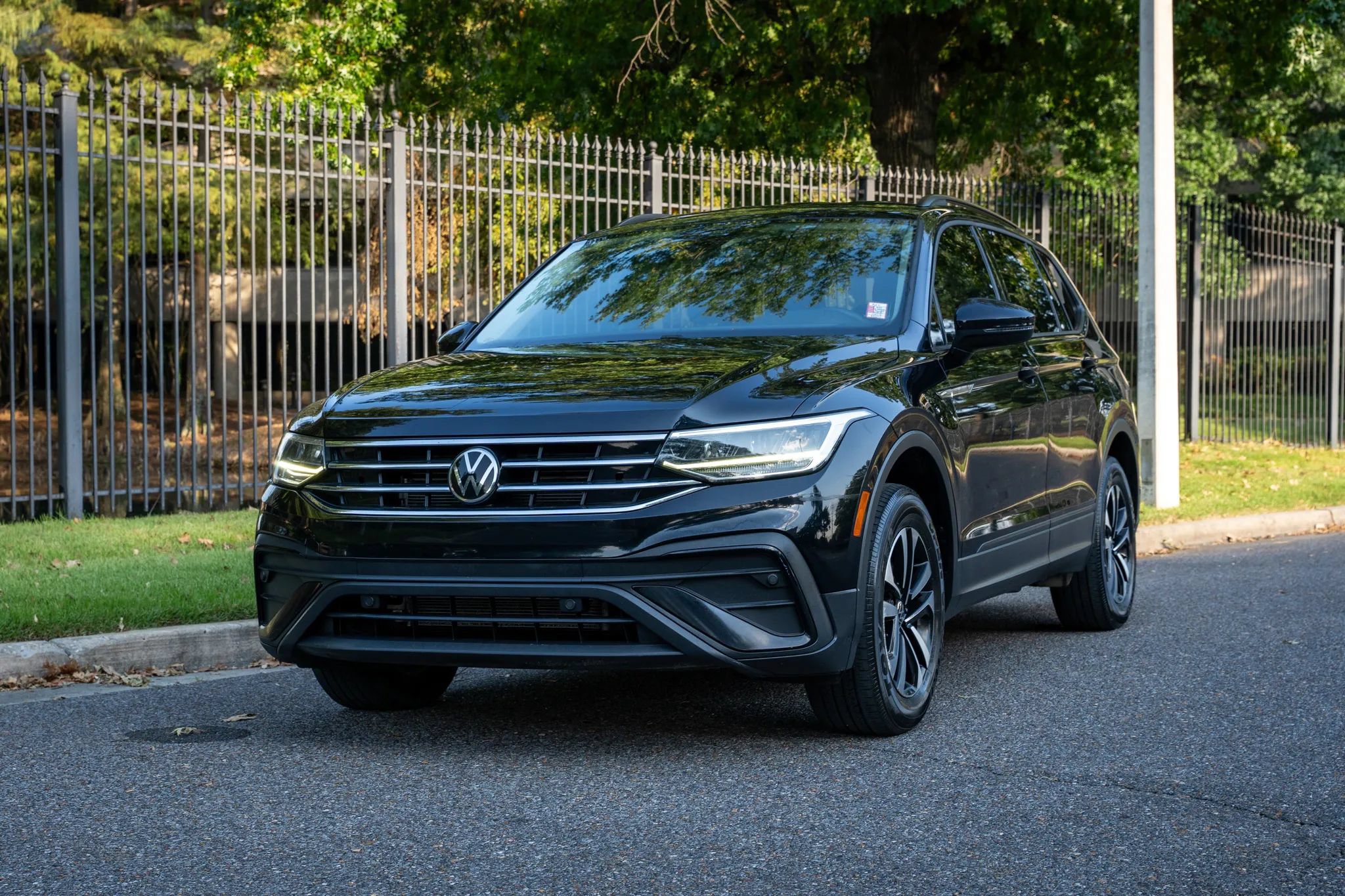 Used 2022 Volkswagen Tiguan S FWD image 2