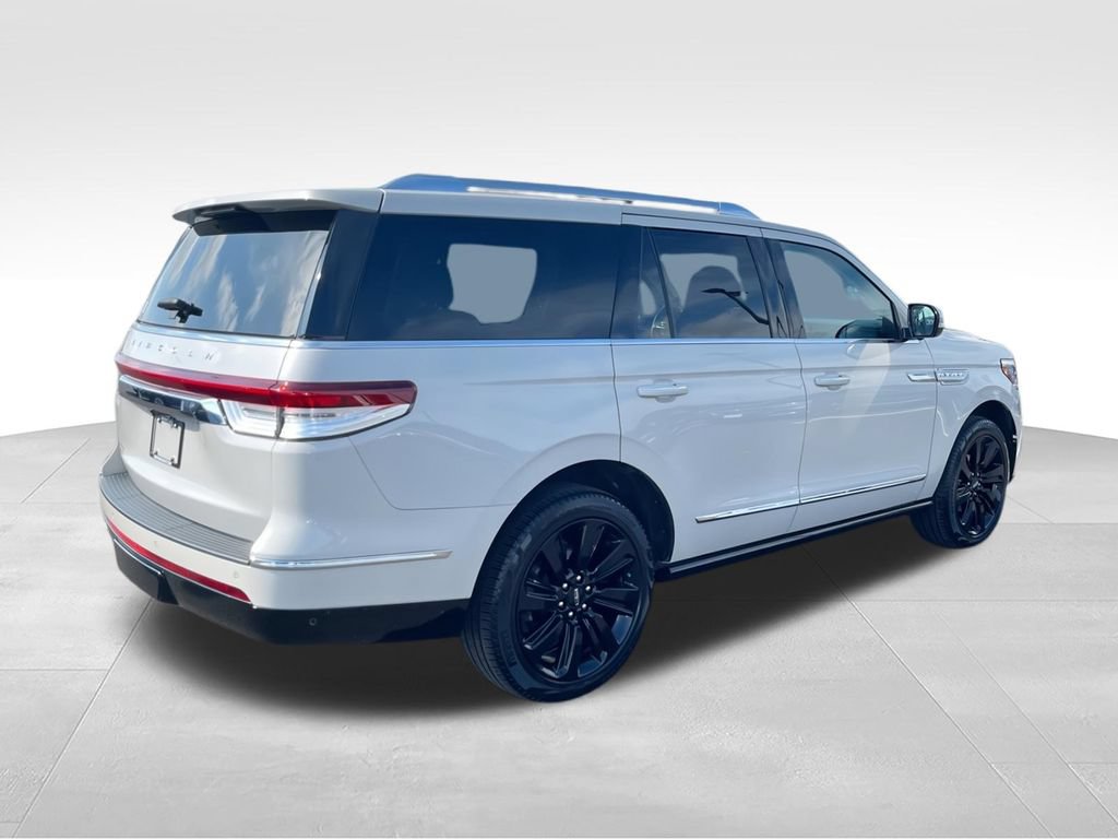 Used 2024 Lincoln Navigator Reserve AWD/4WD image 8