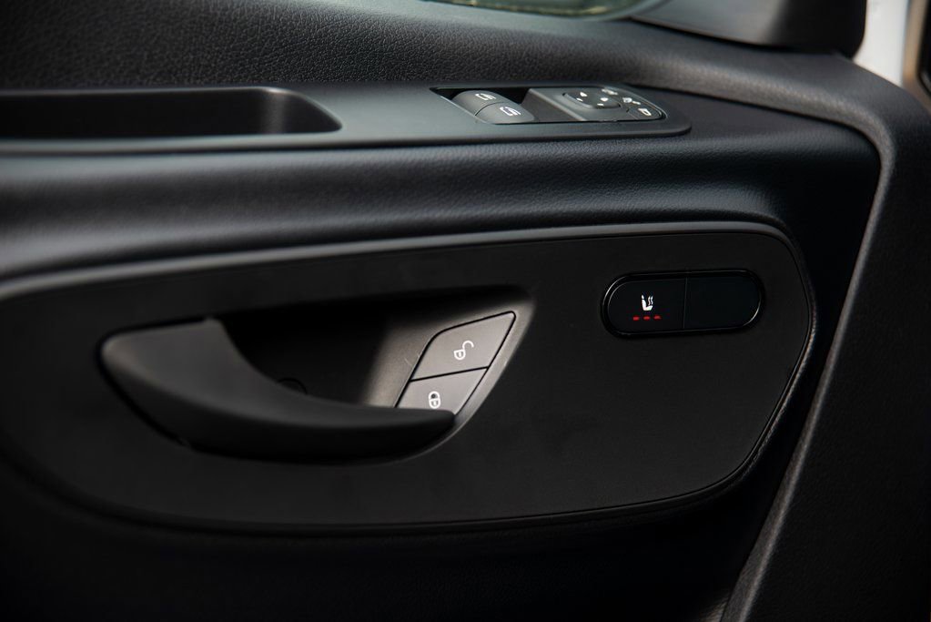 Used 2025 Mercedes-Benz Sprinter 2500 image 25