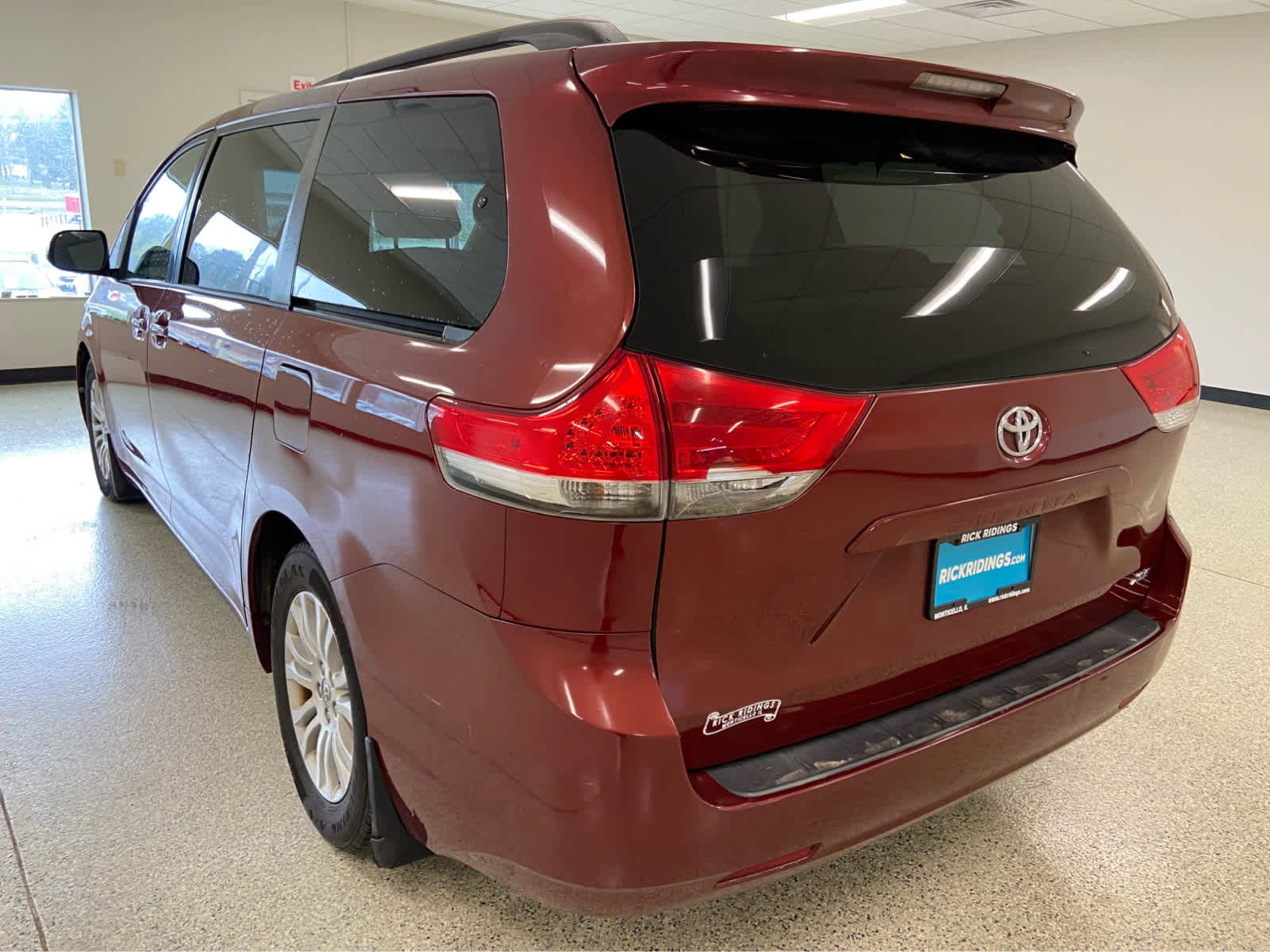 Used 2013 Toyota Sienna XLE FWD image 8