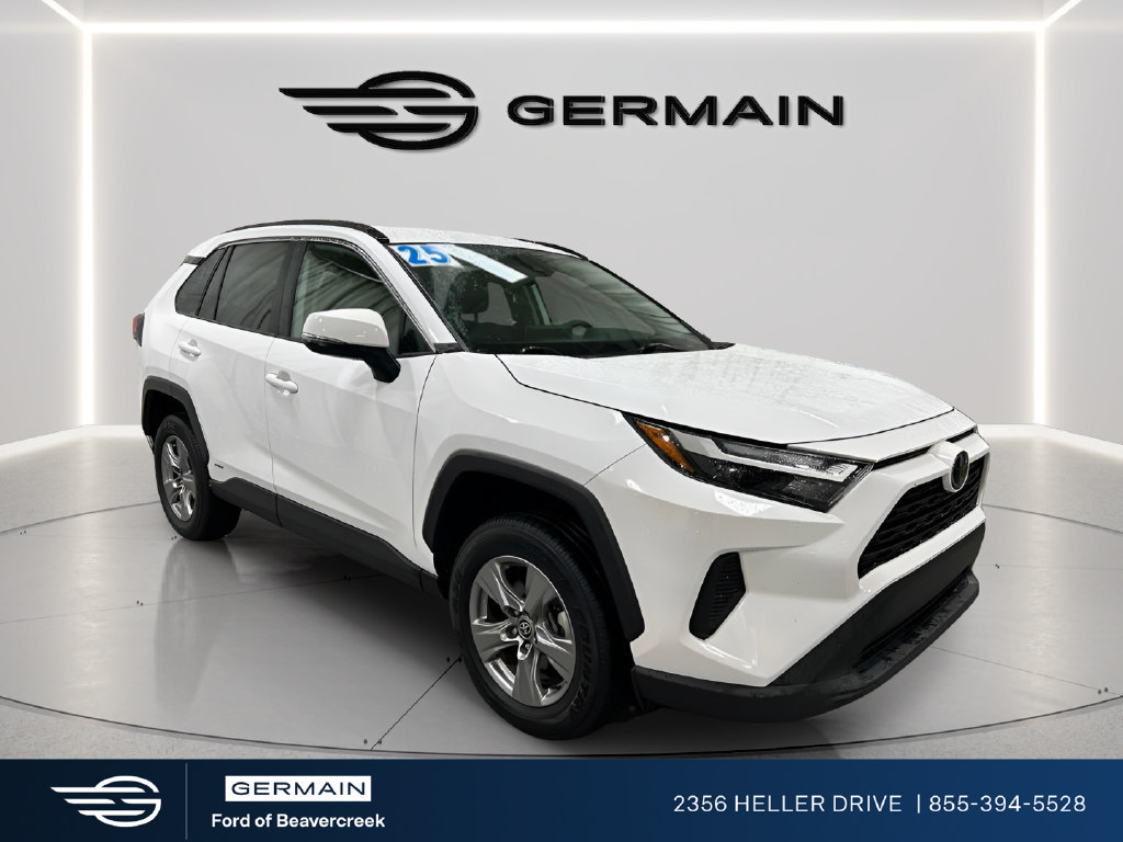 Used 2025 Toyota RAV4 XLE AWD/4WD image 1