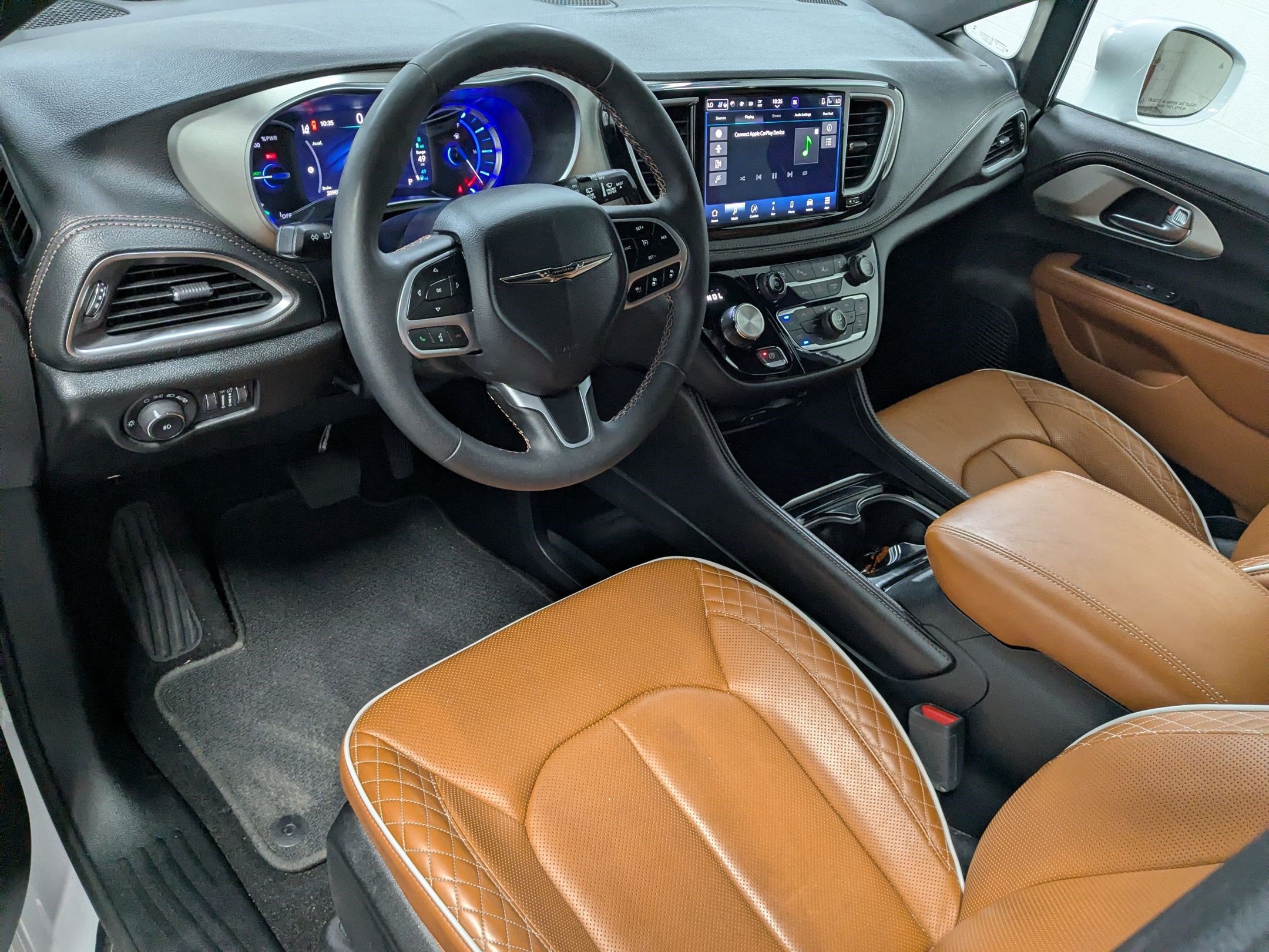 Certified 2024 Chrysler Pacifica Pinnacle FWD image 12
