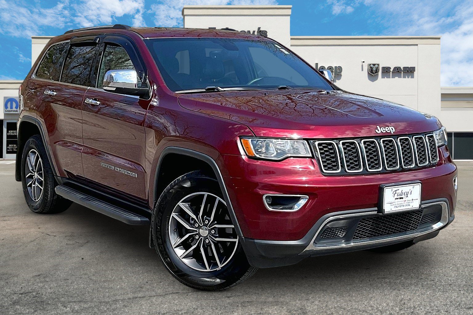 Used 2017 Jeep Grand Cherokee Limited image 11