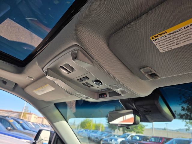 Used 2019 Cadillac Escalade Premium Luxury AWD/4WD image 12