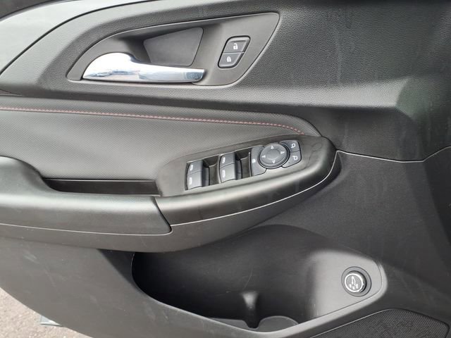 Used 2023 Chevrolet TrailBlazer RS w/ Sun and Liftgate Package image 23