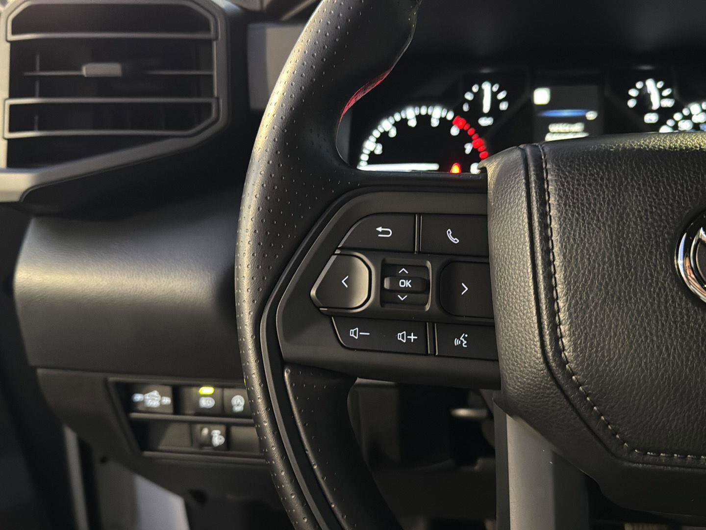 New 2026 Toyota Tundra SR image 18