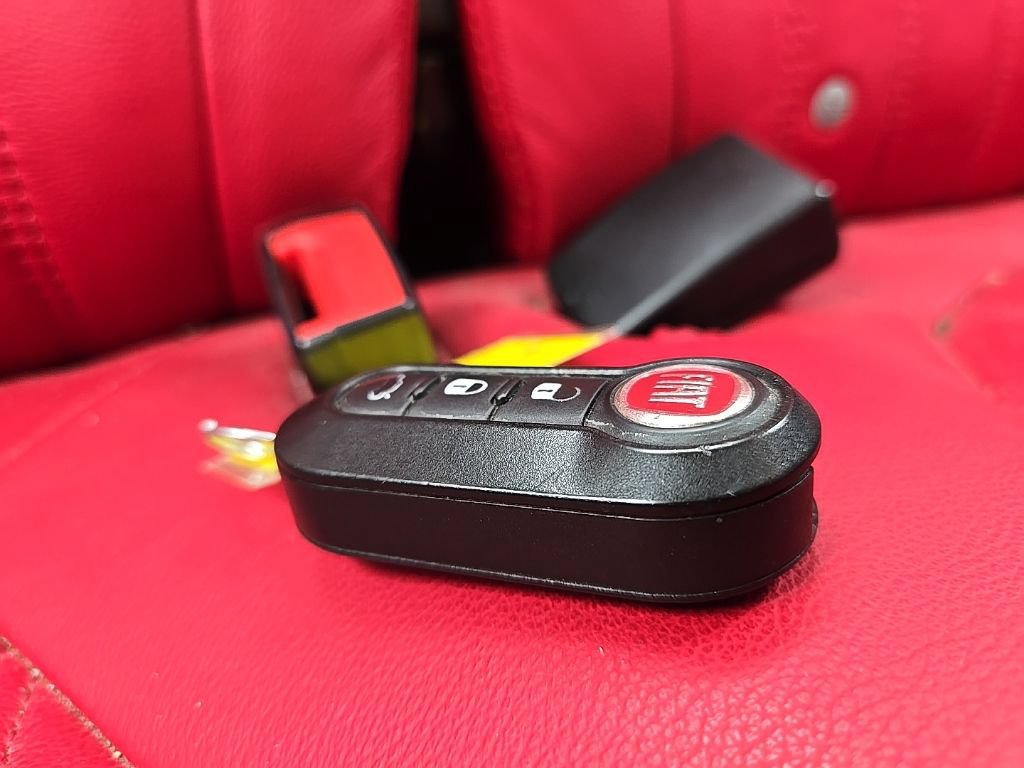 Used 2013 FIAT 500 Lounge w/ Luxury Leather Pkg FWD image 12