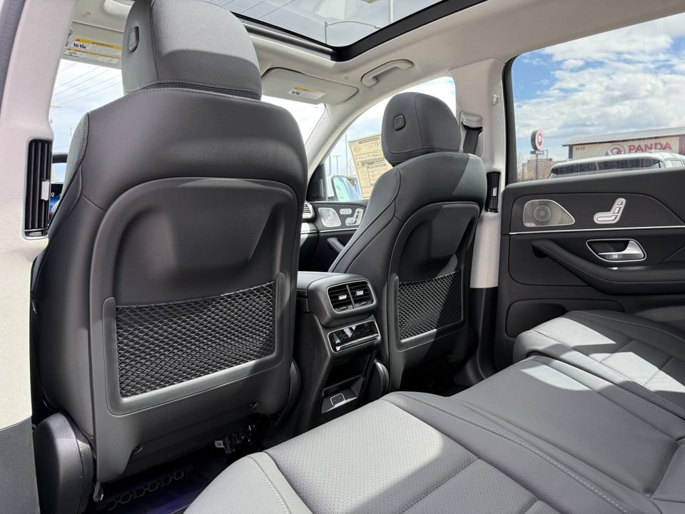 Used 2025 Mercedes-Benz GLS 450 4MATIC image 40