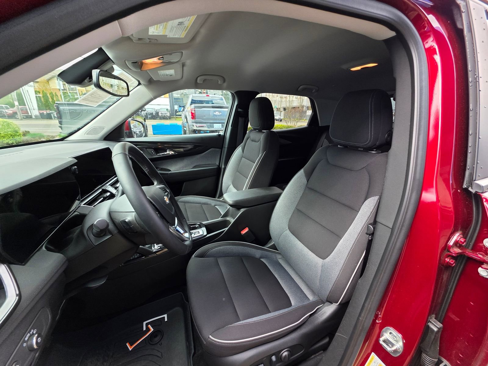 Used 2024 Chevrolet TrailBlazer LT w/ Convenience Package image 11