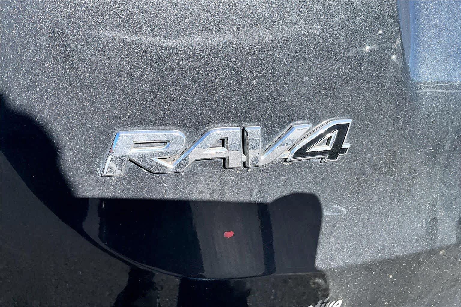 Used 2015 Toyota RAV4 LE AWD/4WD image 31