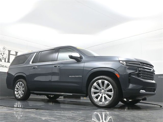 Used 2021 Chevrolet Suburban Premier w/ Premium Package image 2