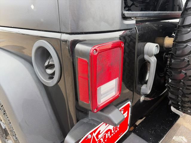 Used 2017 Jeep Wrangler Unlimited Willys image 18