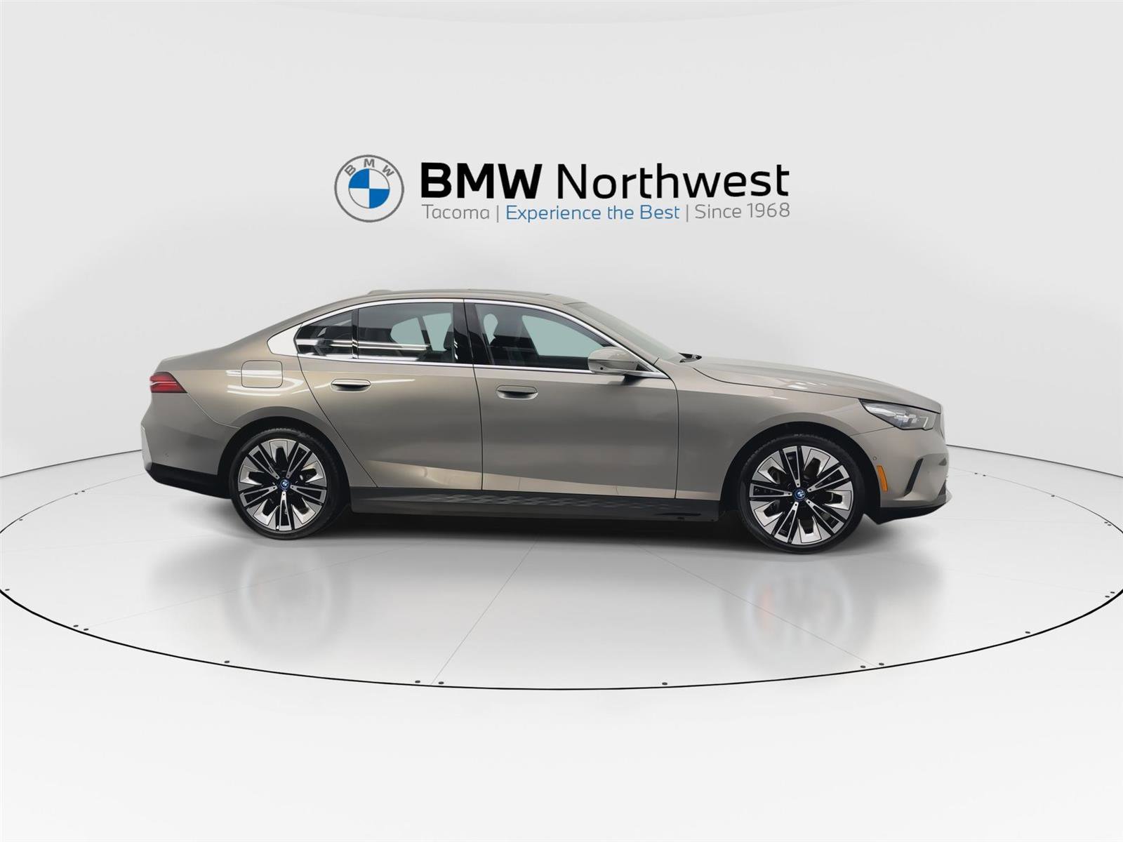 Certified 2024 BMW i5 eDrive40i w/ Premium Package RWD image 5