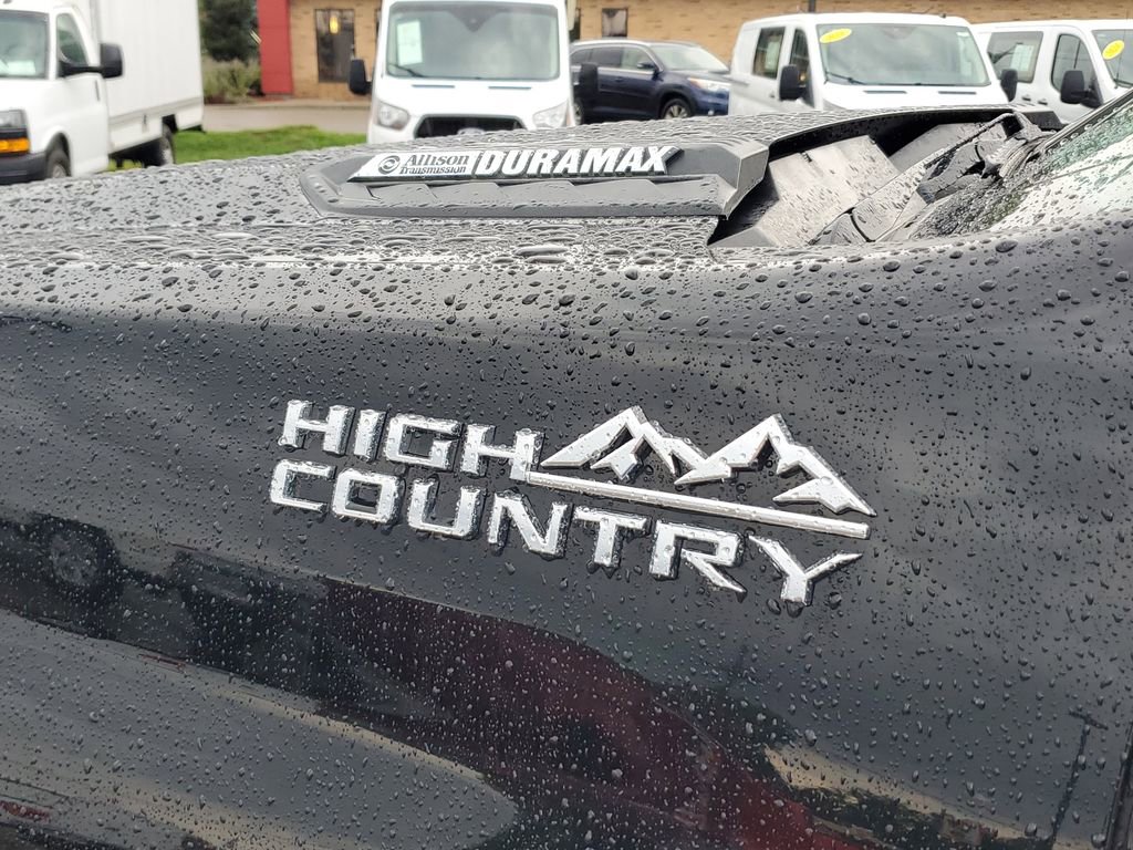 Used 2020 Chevrolet Silverado 2500 High Country w/ Technology Package AWD/4WD image 6
