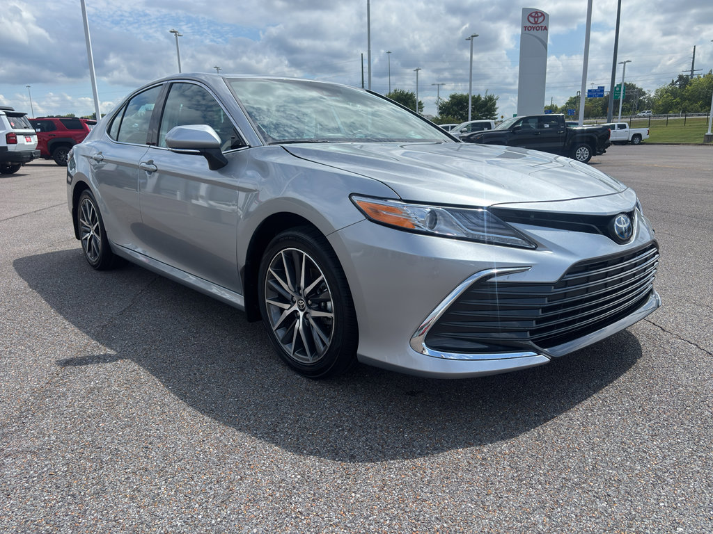 Used 2024 Toyota Camry XLE image 7