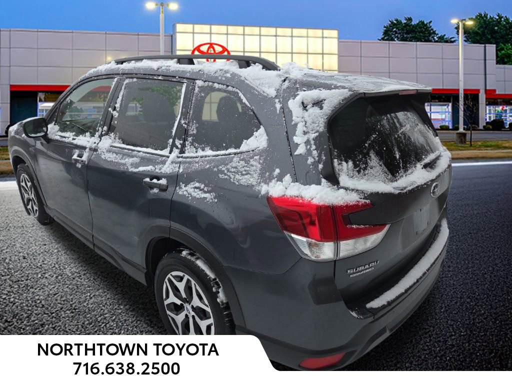 Used 2022 Subaru Forester Premium image 6