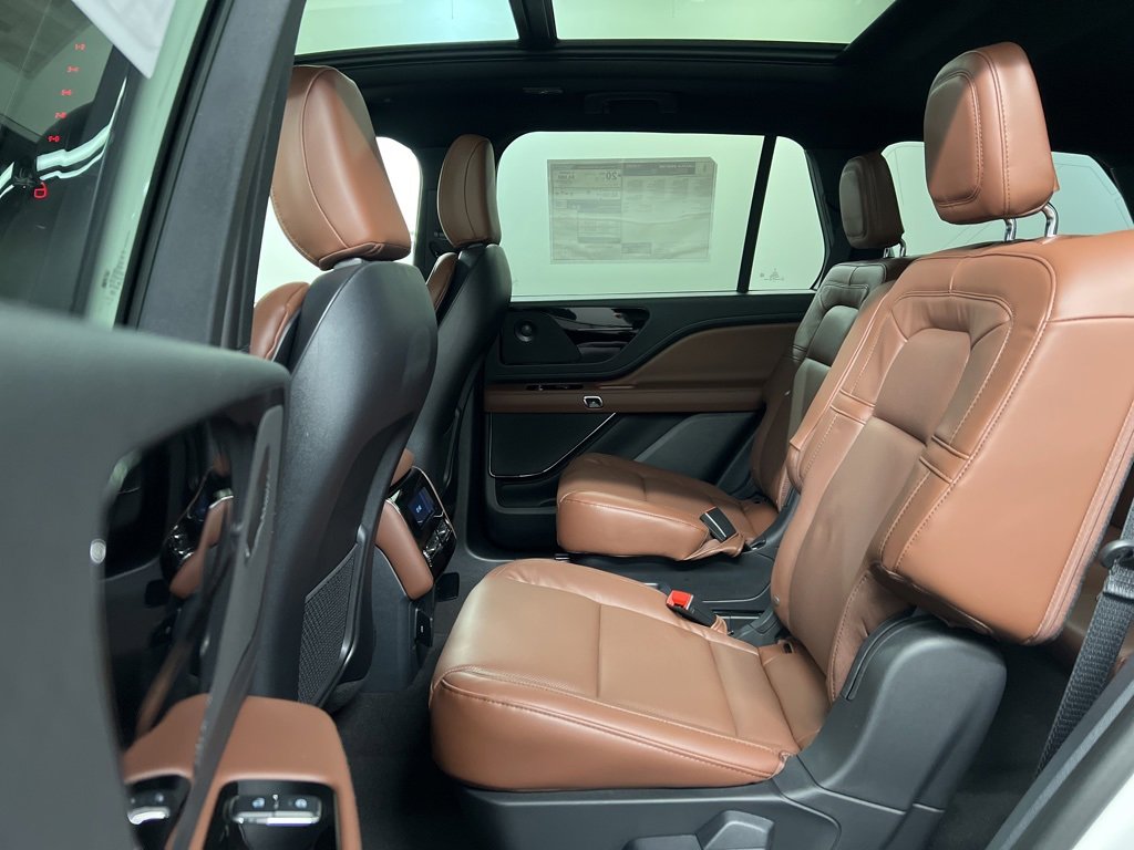 Used 2026 Lincoln Aviator Reserve image 33