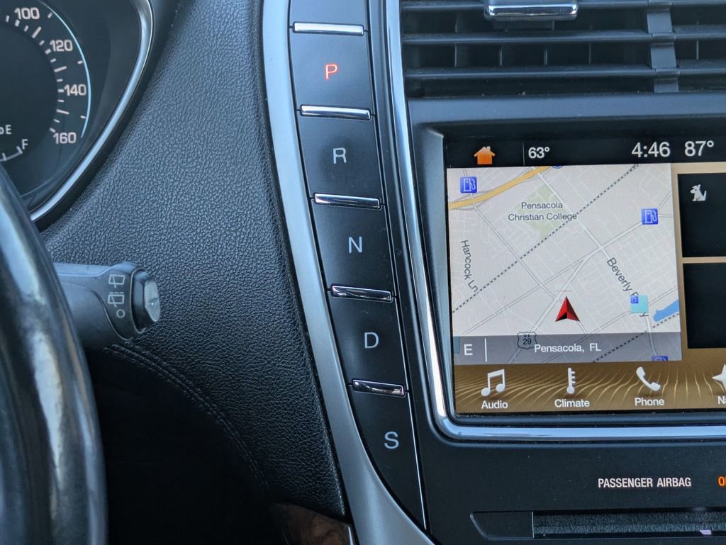 Used 2017 Lincoln MKX Reserve FWD image 16