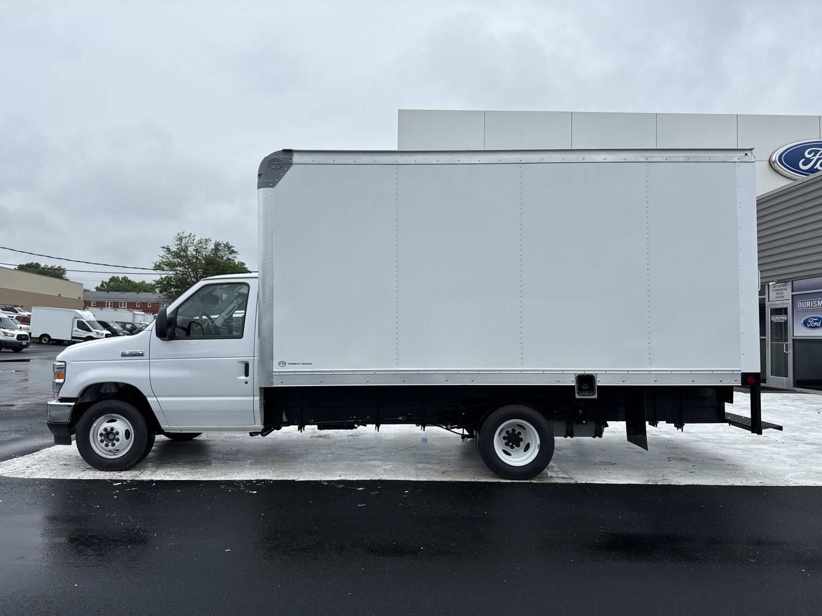 New 2027 Ford E-350 and Econoline 350 Super Duty w/ Power Equipment Group RWD image 6