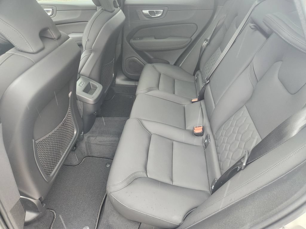 New 2026 Volvo XC60 B5 Core w/ Climate Package AWD/4WD image 11