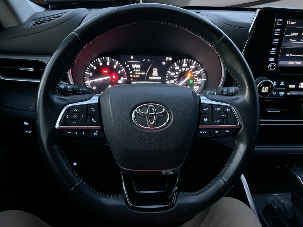 Used 2021 Toyota Highlander XLE FWD image 15