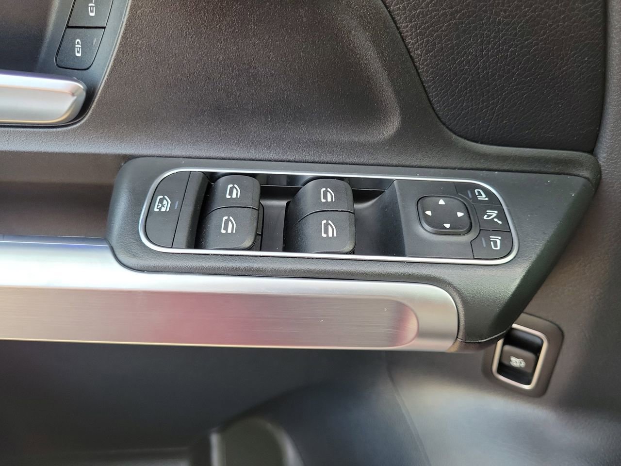 Certified 2023 Mercedes-Benz GLB 250 image 26