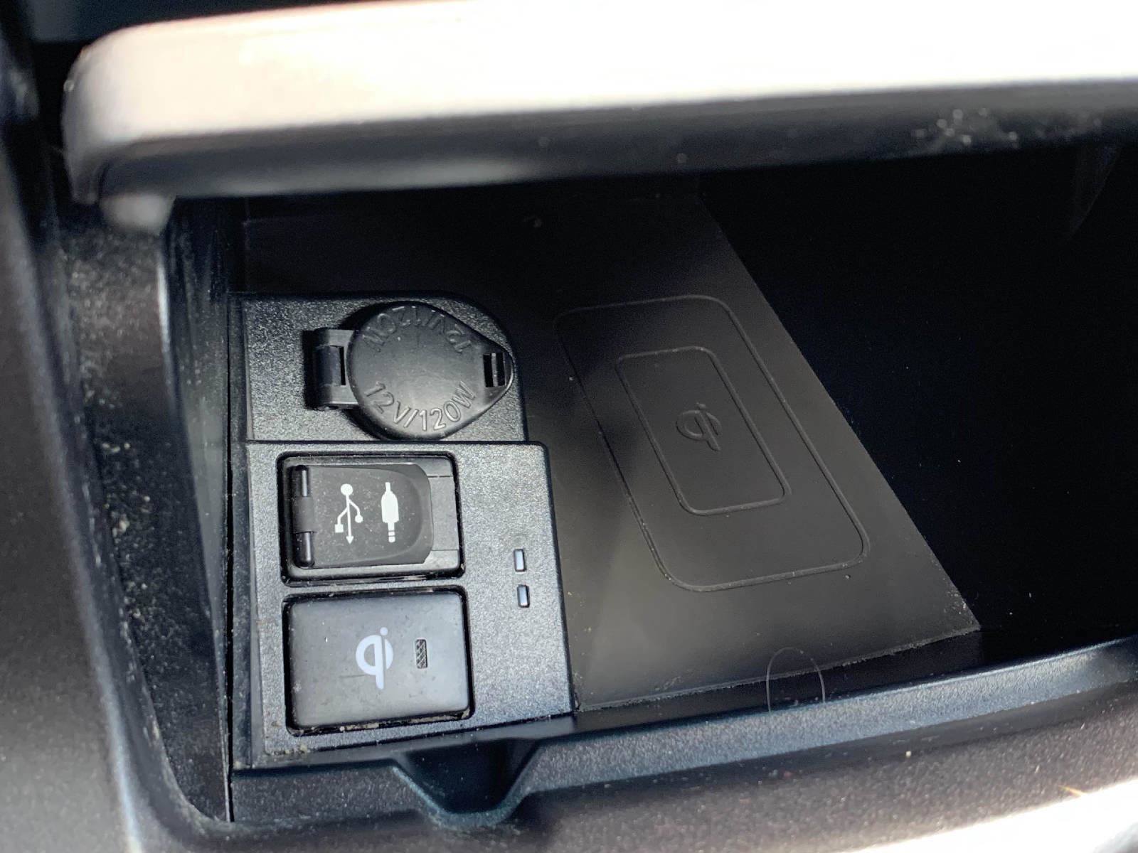 Used 2017 Toyota Camry SE w/ Moonroof Package FWD image 20