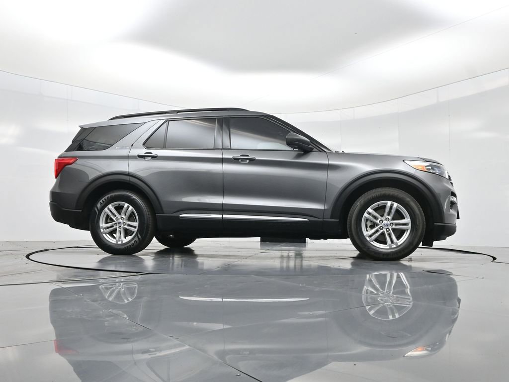 Used 2022 Ford Explorer XLT w/ Equipment Group 202A image 48