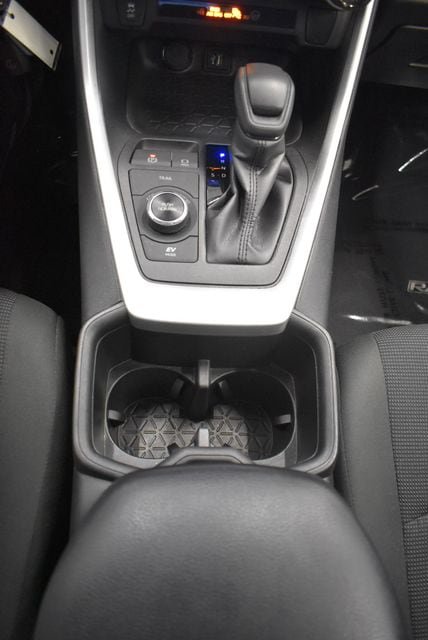 Used 2024 Toyota RAV4 LE AWD/4WD image 27