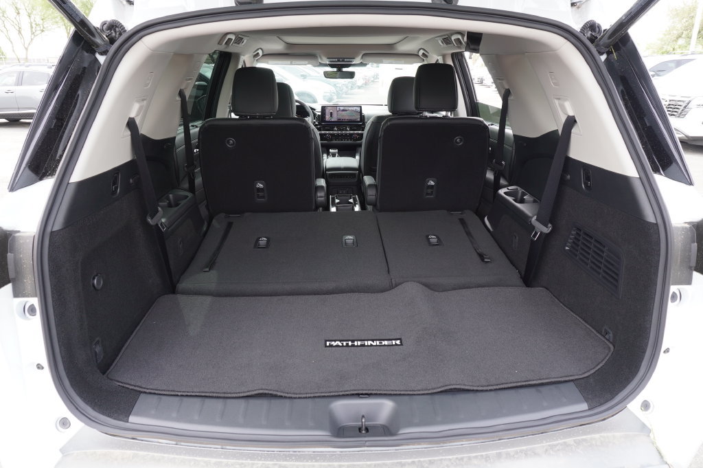New 2026 Nissan Pathfinder SL w/ SL Premium Package AWD/4WD image 8
