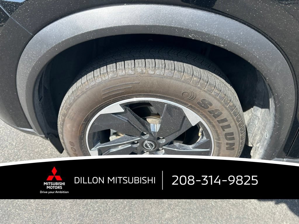 Used 2025 Nissan Rogue SV AWD/4WD image 31