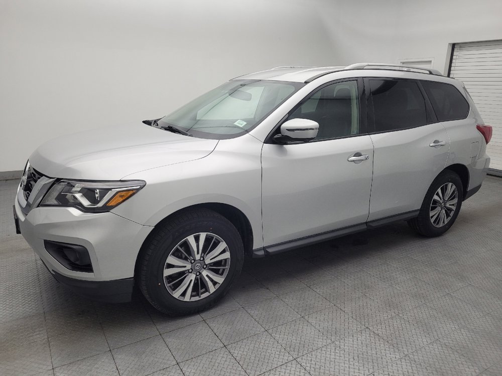 Used 2019 Nissan Pathfinder SL AWD/4WD image 2