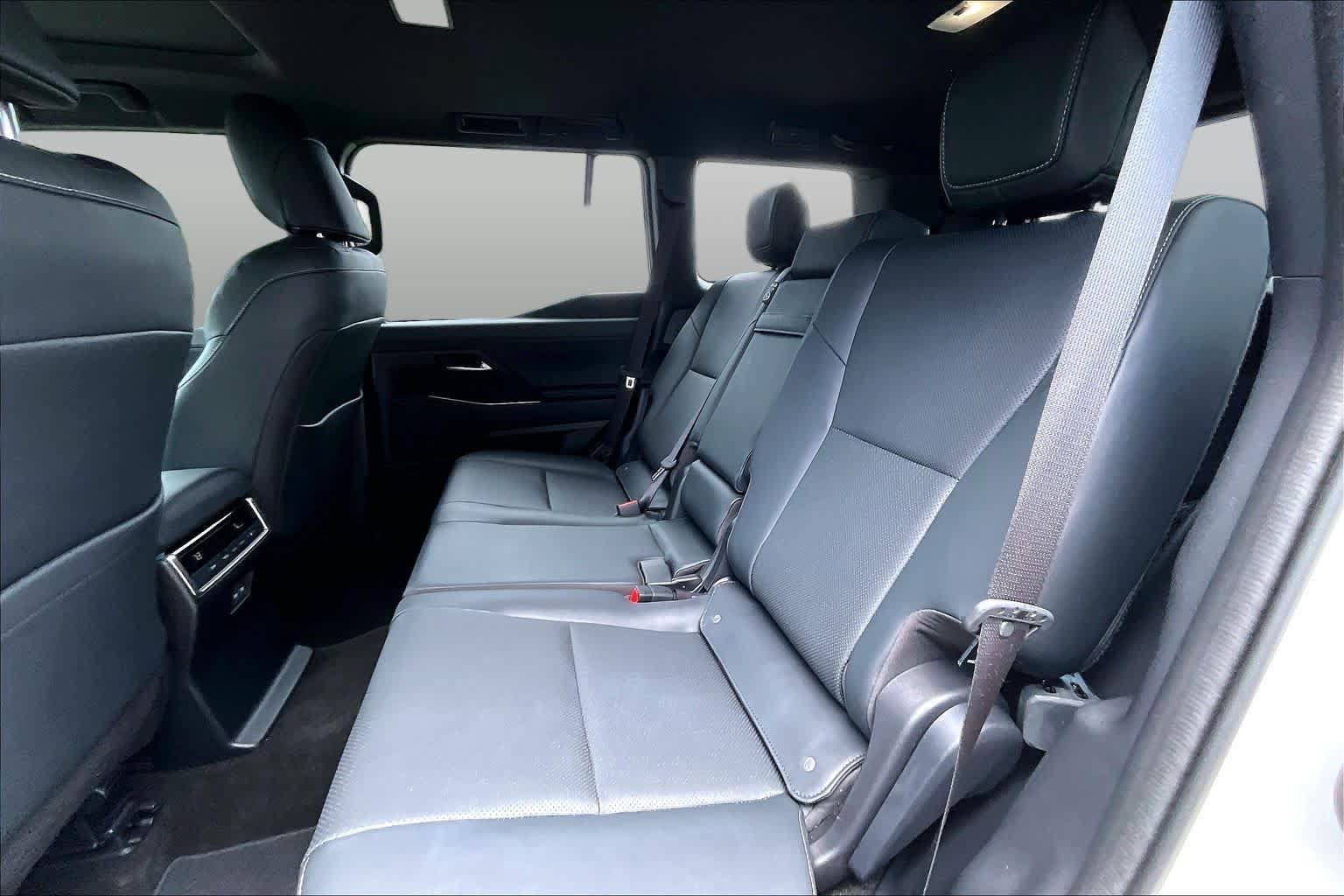 Used 2025 Lexus GX 550 w/ Cold Area Package AWD/4WD image 21