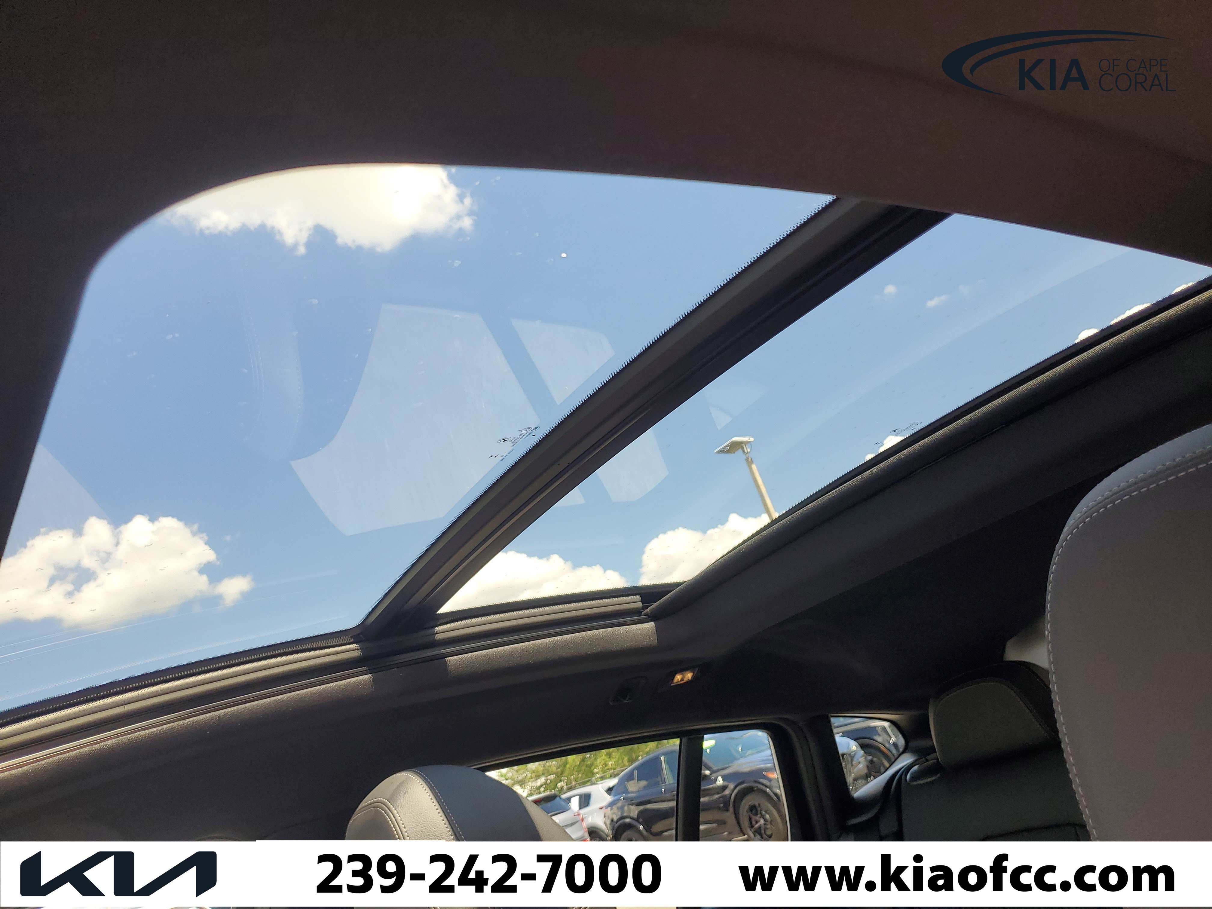 Used 2025 BMW X4 xDrive30i AWD/4WD image 21