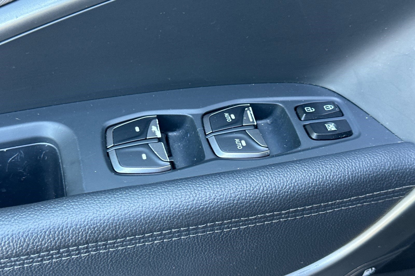 Used 2018 Hyundai Santa Fe SE w/ SE Premium Package 02 image 13