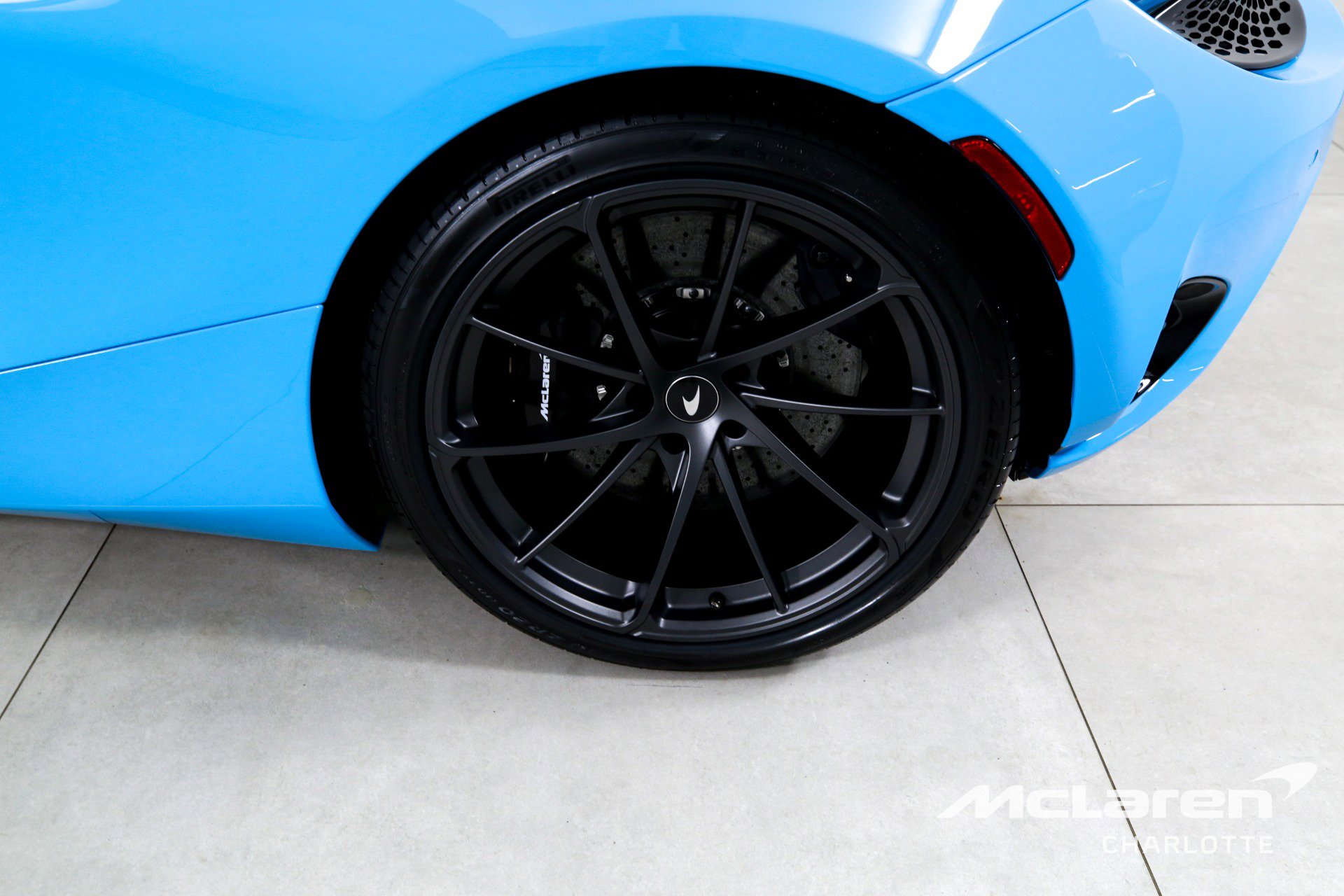 Used 2027 McLaren 750S Spider RWD image 28
