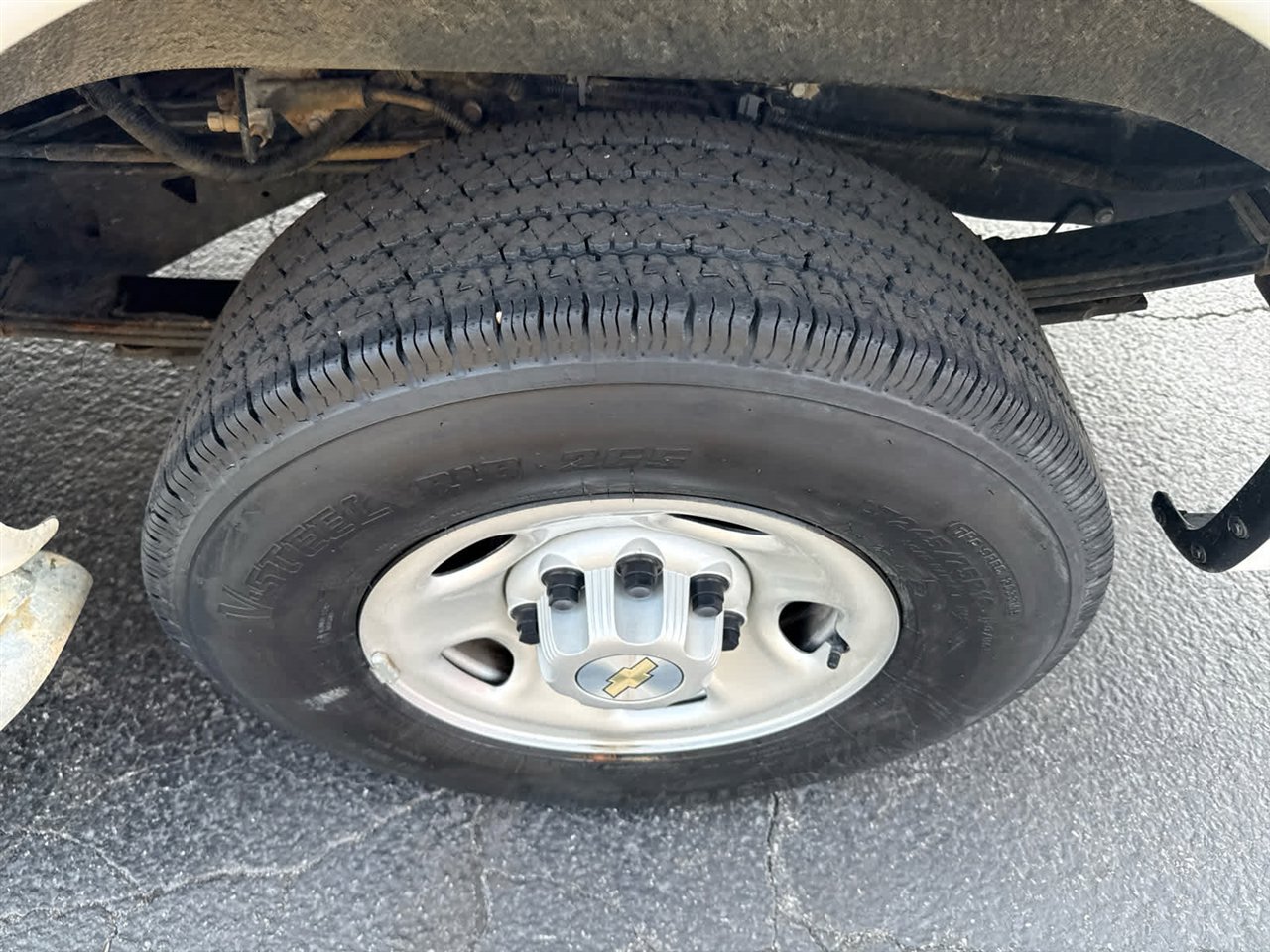 Used 2024 Chevrolet Express 2500 w/ Driver Convenience Package image 12