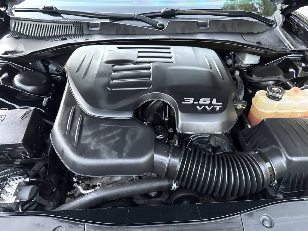 Used 2020 Dodge Charger SXT w/ Plus Group RWD image 17