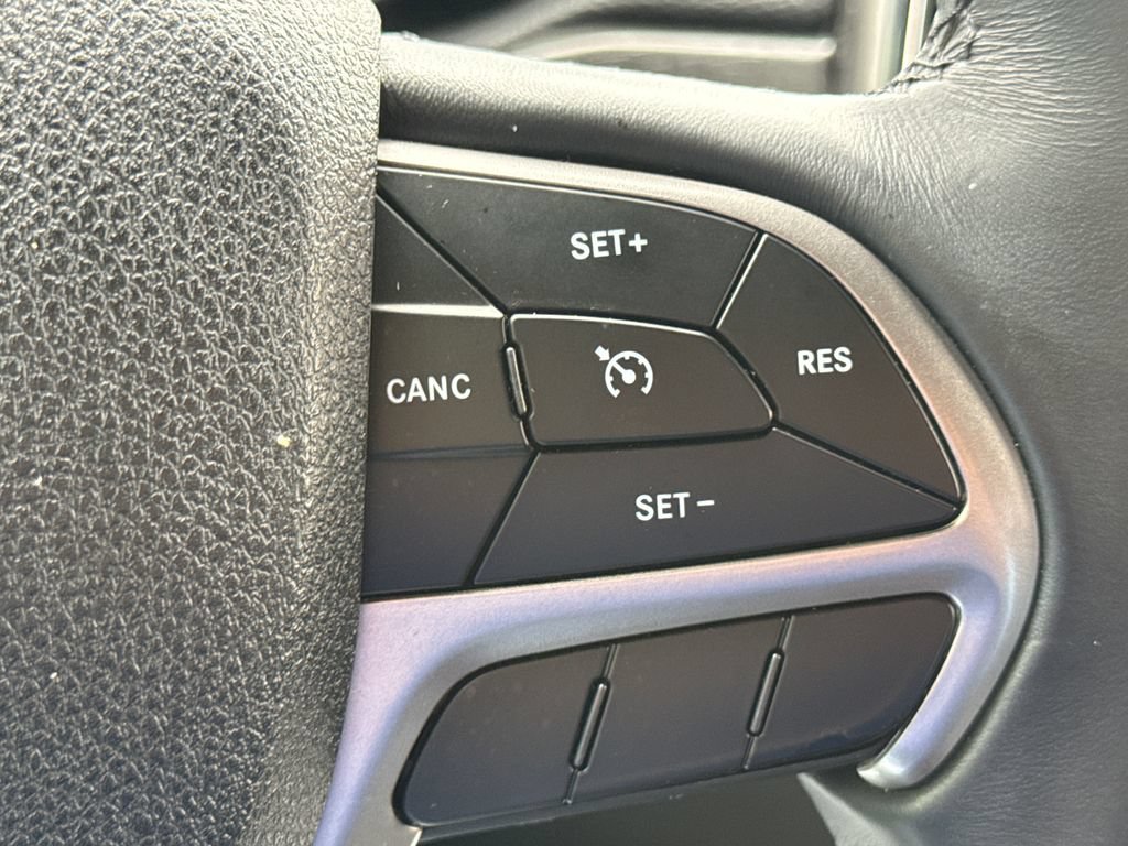 Used 2018 Jeep Grand Cherokee Laredo RWD image 28