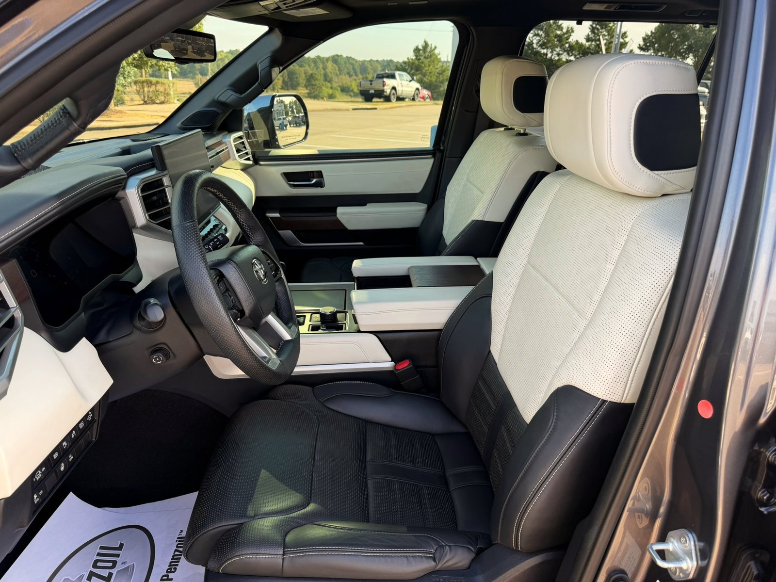 Used 2023 Toyota Sequoia Capstone AWD/4WD image 11