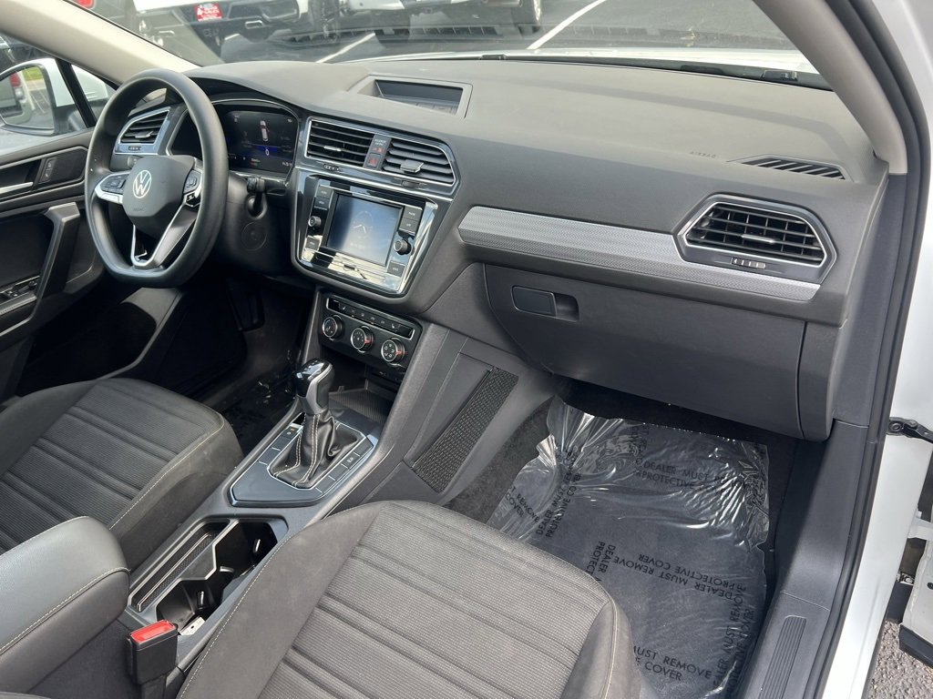 Used 2023 Volkswagen Tiguan S image 29