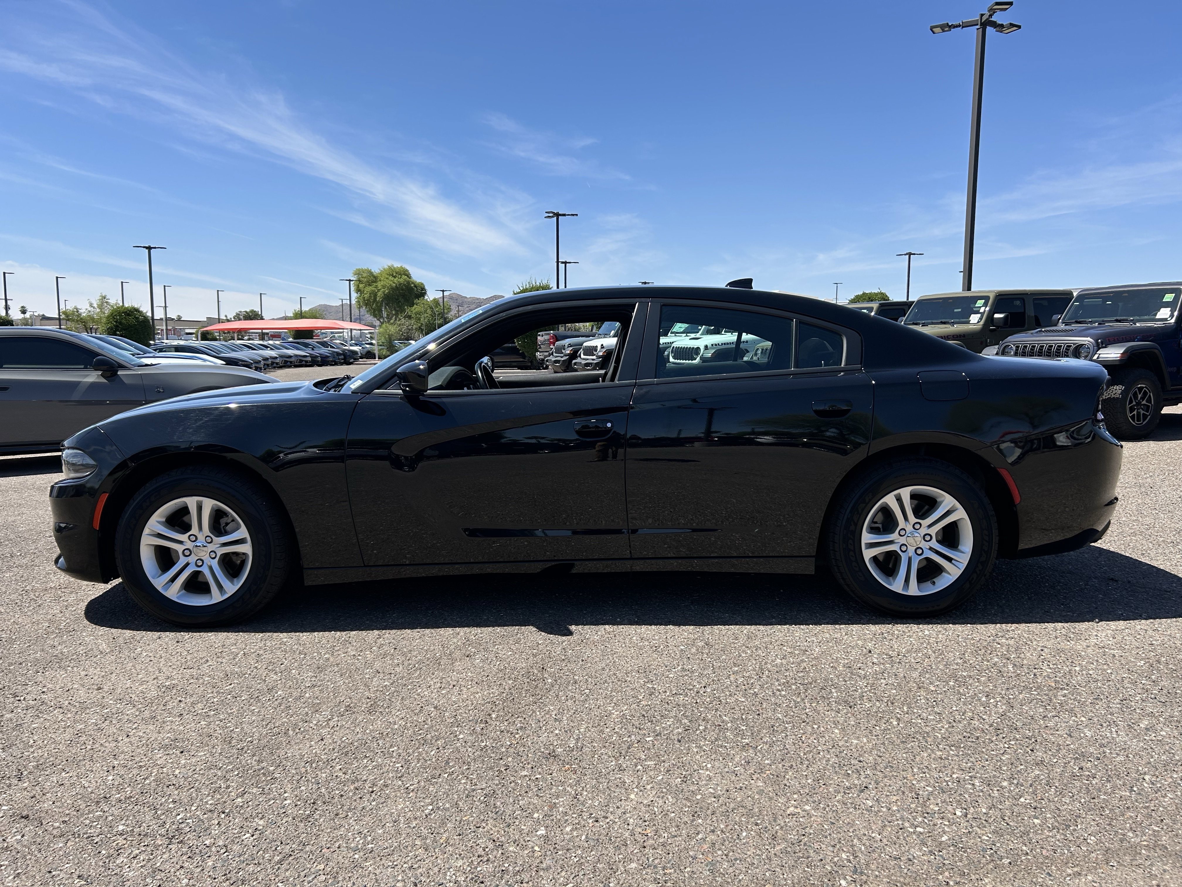 Used 2023 Dodge Charger SXT image 3