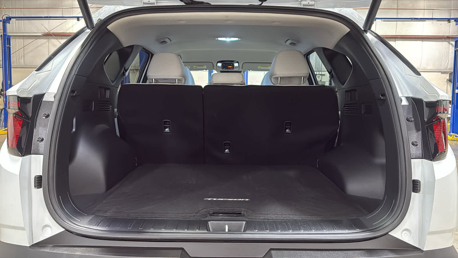 Used 2025 Hyundai Tucson Blue image 27